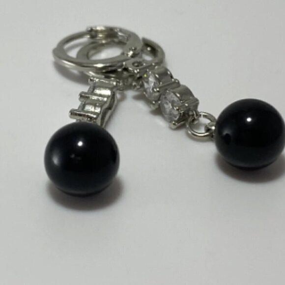 Austrian Crystal Pearls Huggie Earrings - Picture 5 of 7